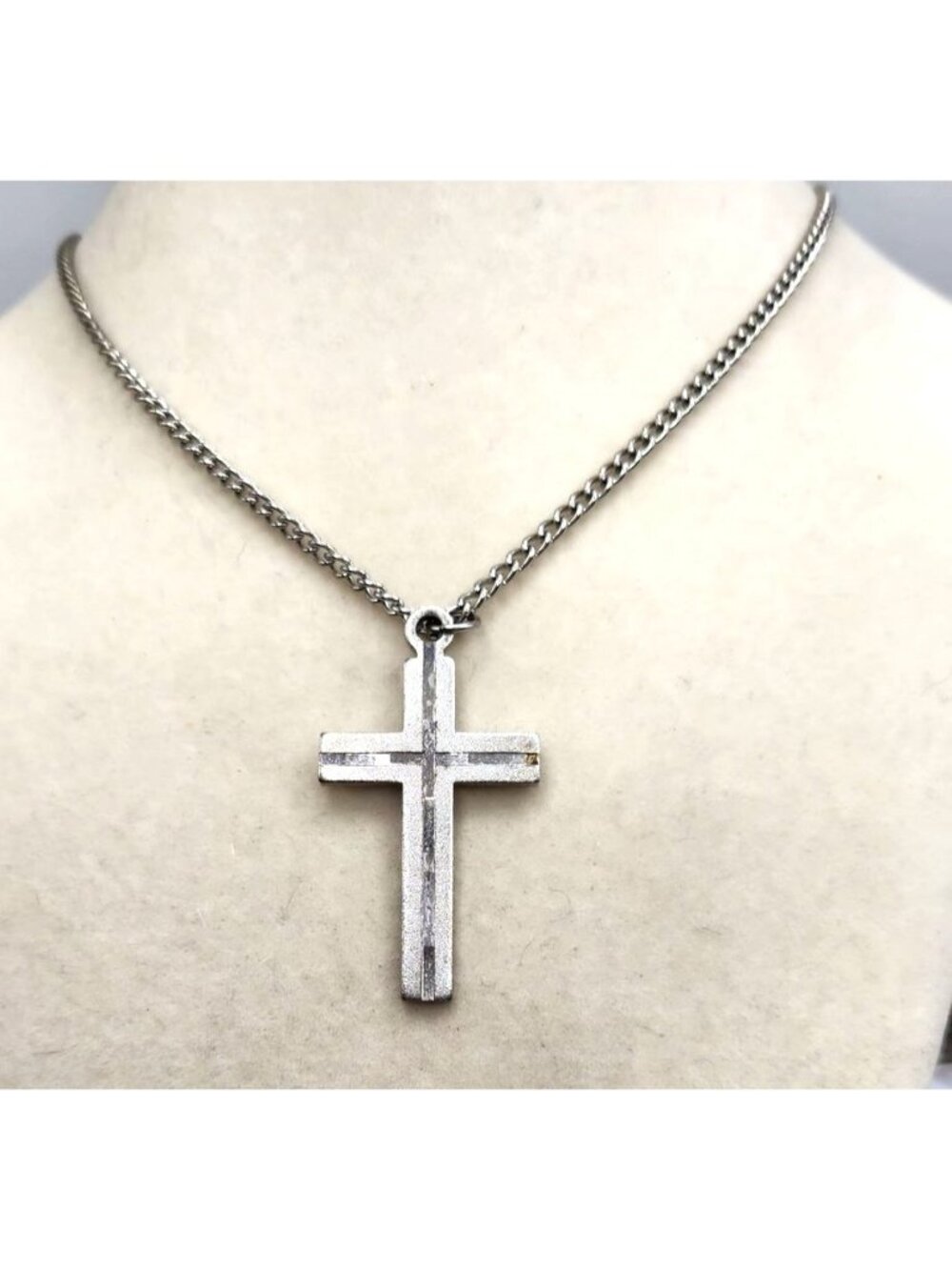 Silver-Toned Cross Pendant Necklace With Chain
